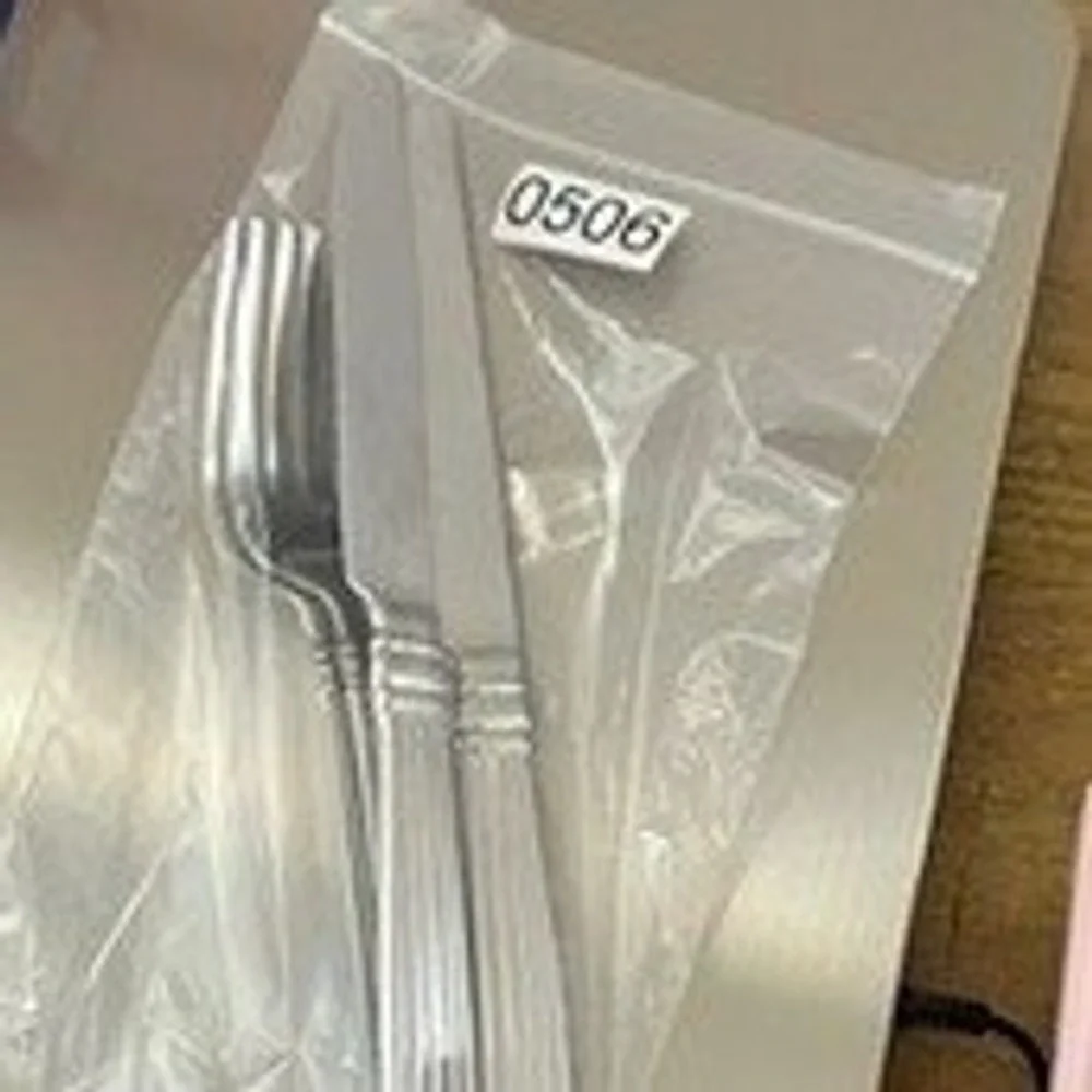 REED & BARTON CRESCENDO II Stainless 18/10 2 Dinner Forks & 2‎ Dinner Knives